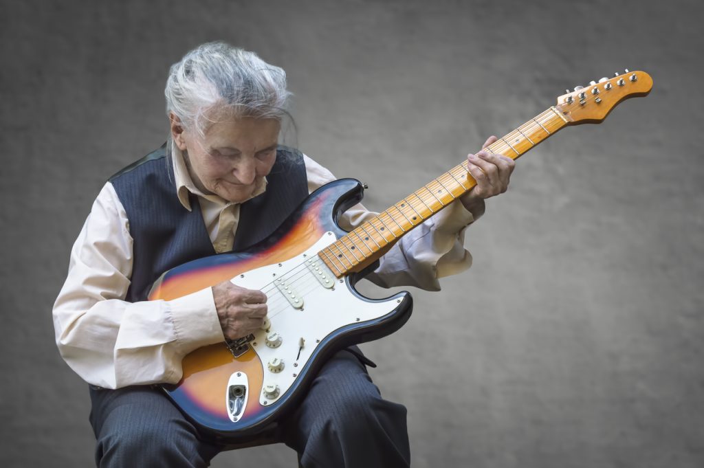 tocar guitarra idade